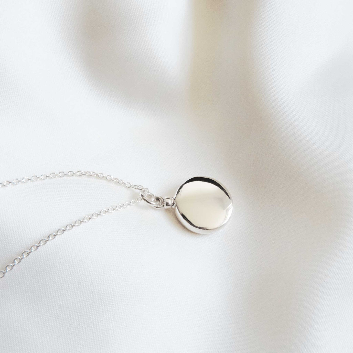 Keepsakes for Ashes Round Sterling Silver - Ashes Jewellery AE