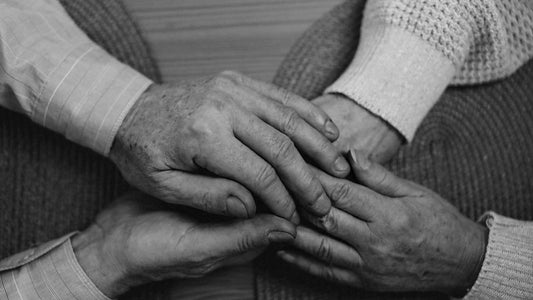 Helping a Loved One Through Grief: The Power of Therapy and Ashes Jewellery - Ashes Jewellery AE