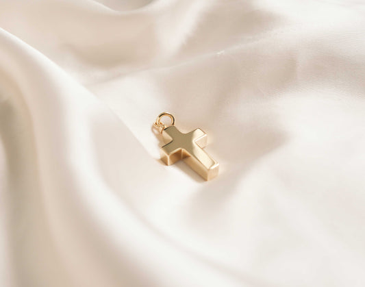 Tidying Up a Loved One’s Belongings After They’ve Passed - Ashes Jewellery AE