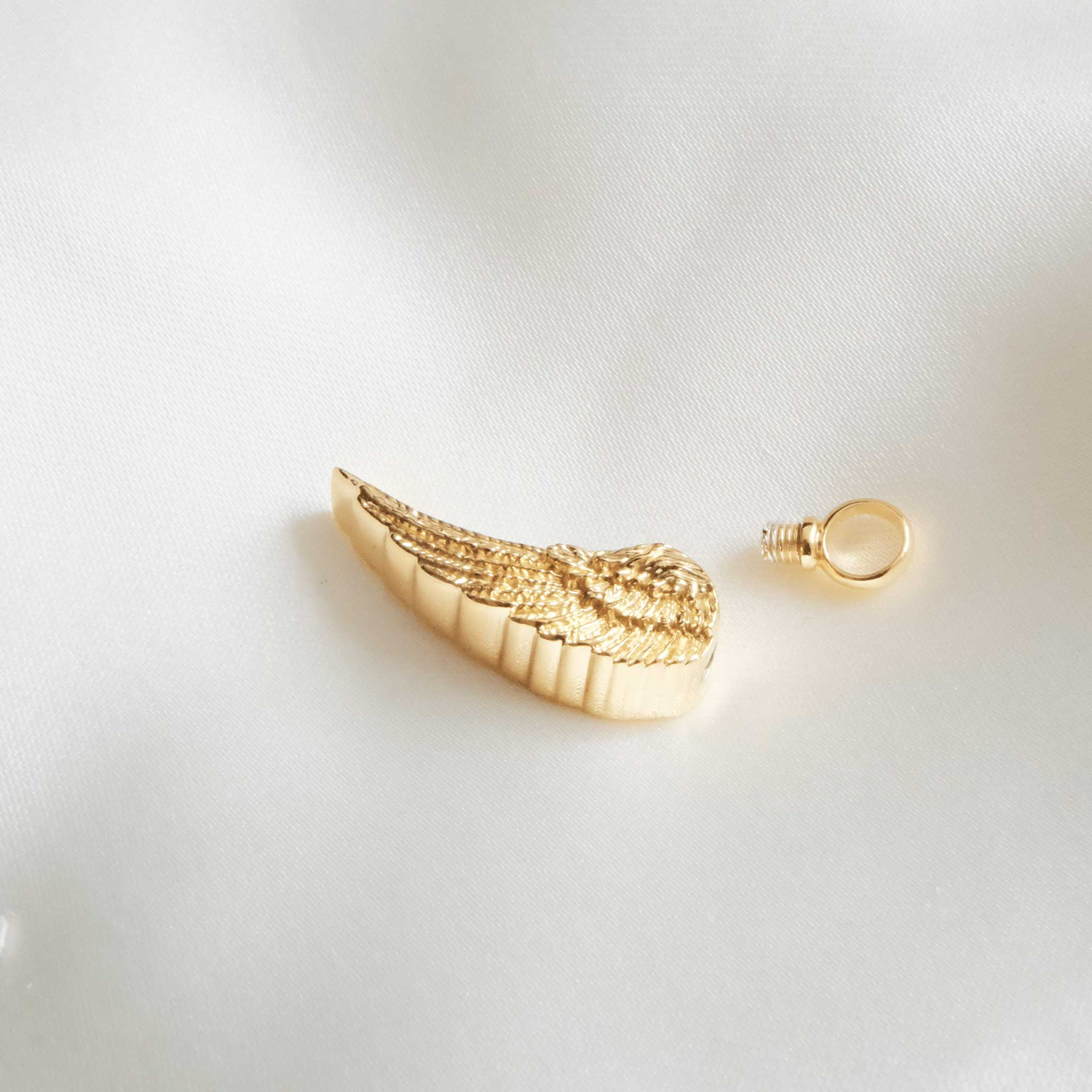 Solid Gold Ashes Jewellery - Ashes Jewellery AE