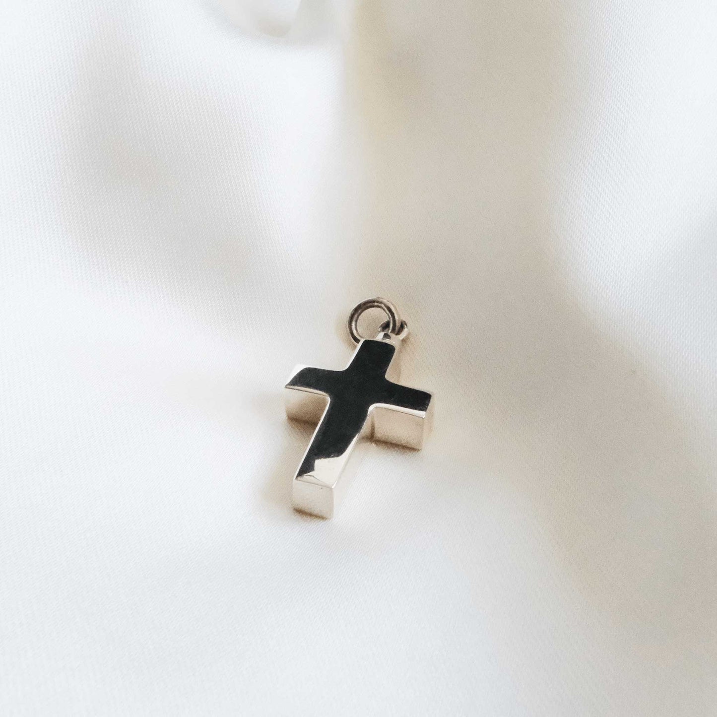 Ashes in to Jewellery Cross Sterling Silver - Ashes Jewellery AE