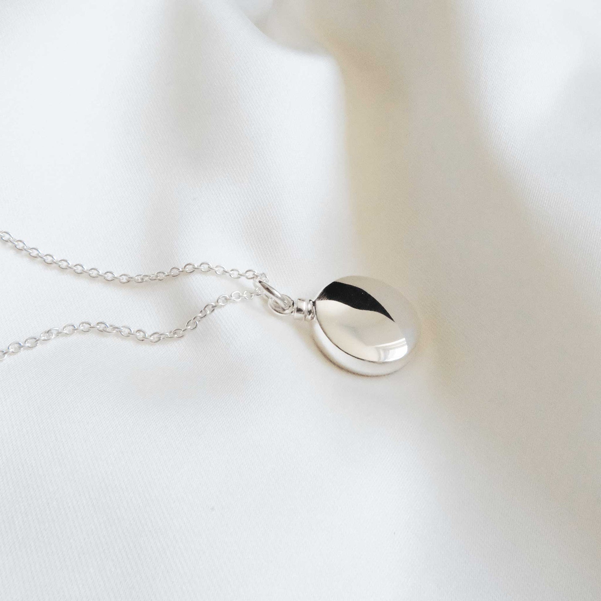Keepsakes for Ashes Round Sterling Silver - Ashes Jewellery AE