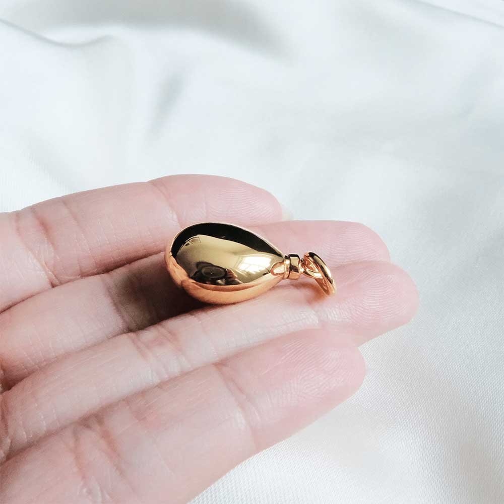 Teardrop Ashes Necklace in 18K Gold Plating – Keepsake Pendant - Ashes Jewellery AE